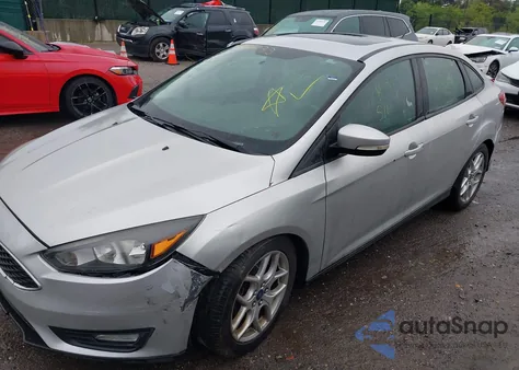 2015 Ford Focus Se z USA, uszkodzony, nr VIN 1FADP3F29FL302519